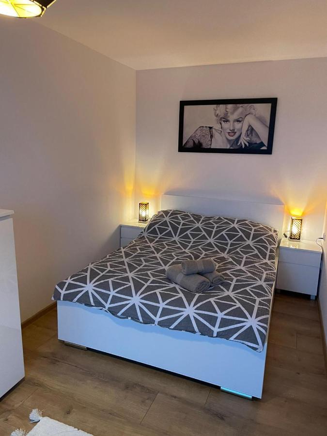 Luxury Gold By Marta Apartment Radom